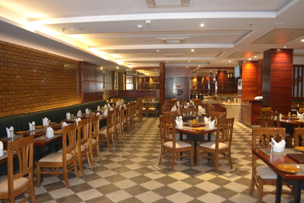 Ascent Biz Hotel Noida Restaurant