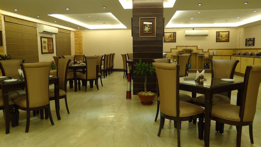 Le Grand Regency Hotel Noida Restaurant