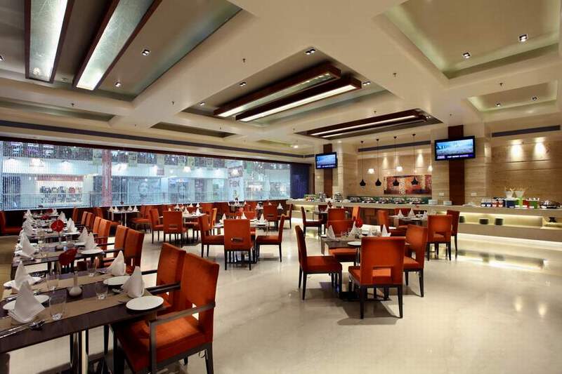 Mahagun Sarovar Portico Hotel Noida Restaurant