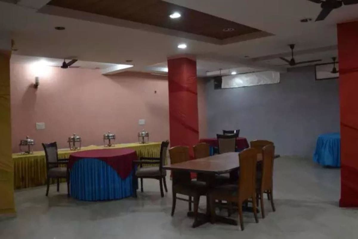 Nityaz Residency Hotel Noida Restaurant