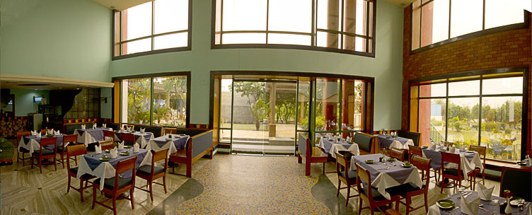 C Inn Hotel Noida Restaurant